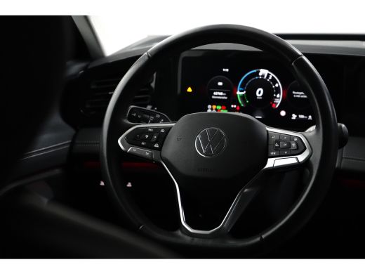 Volkswagen Tiguan 1.5 eHybrid 204PK DSG-6 Life Edition | TREKHAAK | CAMERA | STUUR + STOELVERW. | AUTO. A. KLEP | 1... ActivLease financial lease