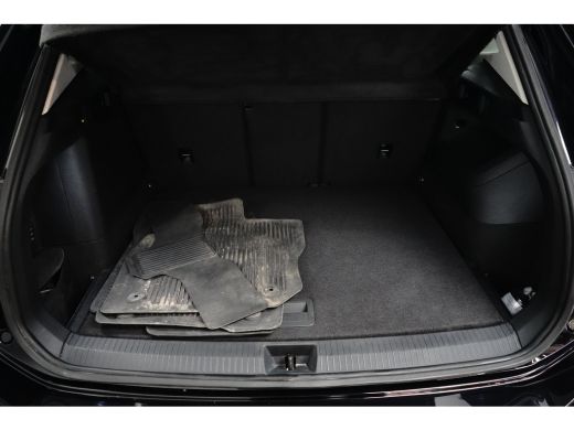 Volkswagen Tiguan 1.5 eHybrid 204PK DSG-6 Life Edition | TREKHAAK | CAMERA | STUUR + STOELVERW. | AUTO. A. KLEP | 1... ActivLease financial lease