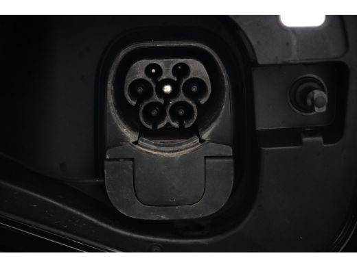 Volkswagen Tiguan 1.5 eHybrid 204PK DSG-6 Life Edition | TREKHAAK | CAMERA | STUUR + STOELVERW. | AUTO. A. KLEP | 1... ActivLease financial lease