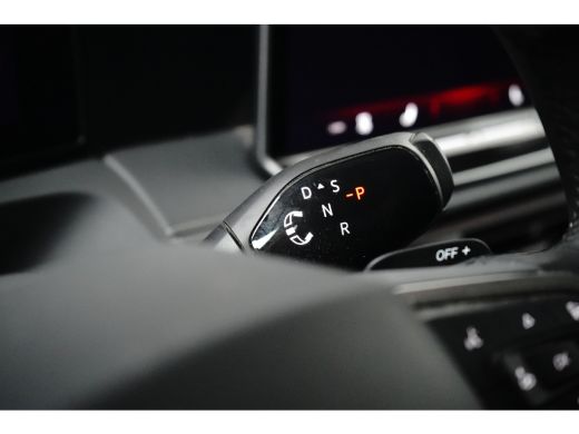 Volkswagen Tiguan 1.5 eHybrid 204PK DSG-6 Life Edition | TREKHAAK | CAMERA | STUUR + STOELVERW. | AUTO. A. KLEP | 1... ActivLease financial lease