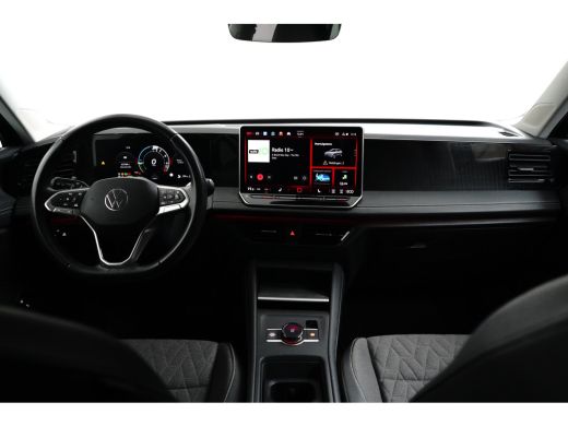 Volkswagen Tiguan 1.5 eHybrid 204PK DSG-6 Life Edition | TREKHAAK | CAMERA | STUUR + STOELVERW. | AUTO. A. KLEP | 1... ActivLease financial lease