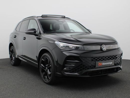 Volkswagen Tiguan 1.5 eHybrid R-Line Edition 272PK DSG Pano-Schuifdak, Black Style, Trekhaak, 20" LM Velgen, Leder,... ActivLease financial lease
