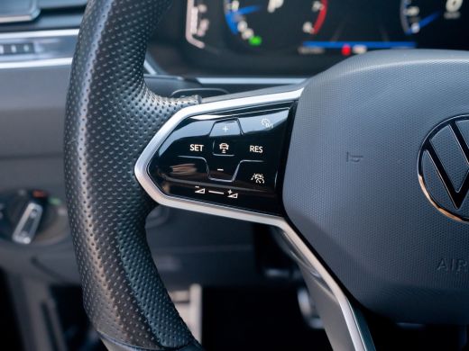 Volkswagen Tiguan 1.5 TSI R-Line Business+ | 360 Camera | 20'' | IQ Light | Groot Navi | Prijs Rijklaar!! ActivLease financial lease