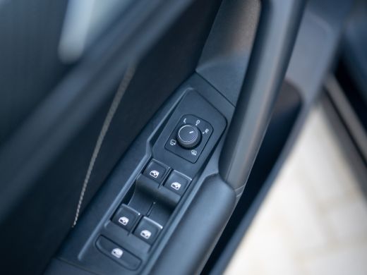 Volkswagen Tiguan 1.5 TSI R-Line Business+ | 360 Camera | 20'' | IQ Light | Groot Navi | Prijs Rijklaar!! ActivLease financial lease