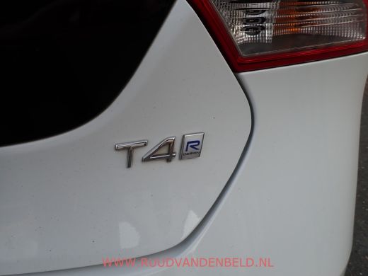 Volvo  V40 2.0 T4 Business Sport R-DESIGN / CRUISE / VOORSTOELEN VERWARMD / BLUETOOTH ActivLease financial lease