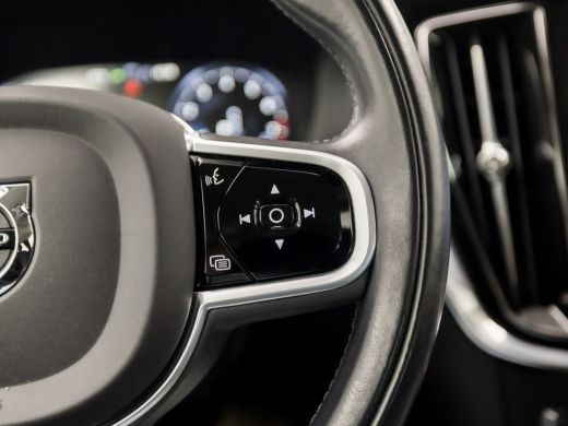 Volvo  V60 2.0 B3 Sport 177Pk Automaat (APPLE CARPLAY, GROOT NAVI, STUUR/STOELVERWARMING, CAMERA, SPORTSTOEL... ActivLease financial lease