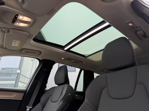 Volvo  XC90 2.0 T8 Plug-in hybrid AWD Ultra Bright Pano-Keyless-Head up-360-H&K ActivLease financial lease