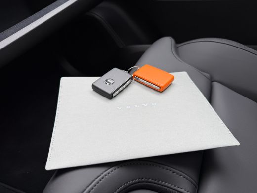 Volvo  XC90 2.0 T8 Plug-in hybrid AWD Ultra Bright Pano-Keyless-Head up-360-H&K ActivLease financial lease