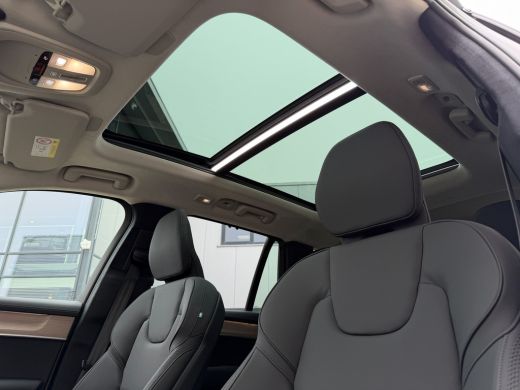 Volvo  XC90 2.0 T8 Plug-in hybrid AWD Ultra Dark Luchtvering-Head up-B&W-Pano-21"-Keyless-ACC-360 ActivLease financial lease