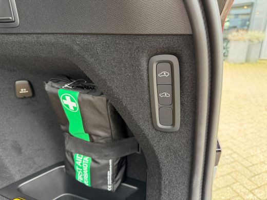 Volvo  XC90 2.0 T8 Plug-in hybrid AWD Ultra Dark Luchtvering-Head up-B&W-Pano-21"-Keyless-ACC-360 ActivLease financial lease