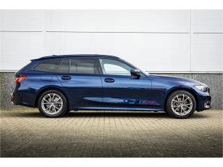 BMW 3 Serie Touring 320i Sportline Panorama / Camera / Individual / HiFi /