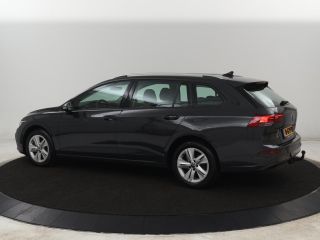 Volkswagen Golf 1.0 eTSI Life Business | Stoelverwarming | Trekhaak | Camera | Adaptive cruise | Carplay | Sfeerv...