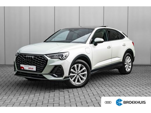 Audi Q3 45 TFSI e S Edition 245 PK | Trekhaak | Panoramadak | Achteruitrijcamera | Lederen Bekleding | Am...