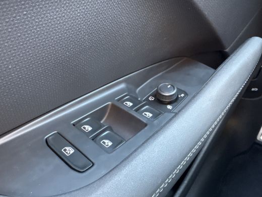 CUPRA Terramar 1.5 eTSI 150PK DSG Business HEAD-UP/NAVI/CAMERA/LEDER MATRIX FABRIEKS GARANTIE ActivLease financial lease