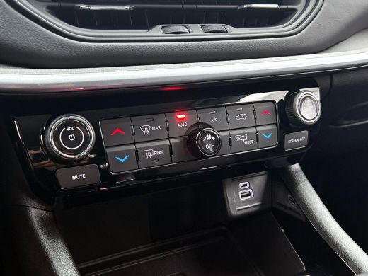 Jeep Compass 1.5T e-Hybrid Limited 360&deg; CAMERA | AD-CRUISE | 1/2 LEER | ALL-SEASON ActivLease financial lease