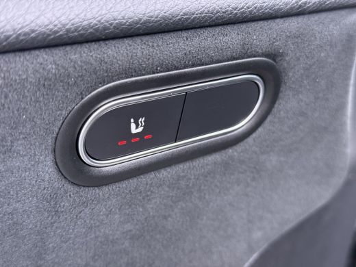 Mercedes-Benz A-Klasse 250e AMG // Panoramadak // Distronic // Carplay // 18" // Nightpakket // All Season Banden // Wid... ActivLease financial lease