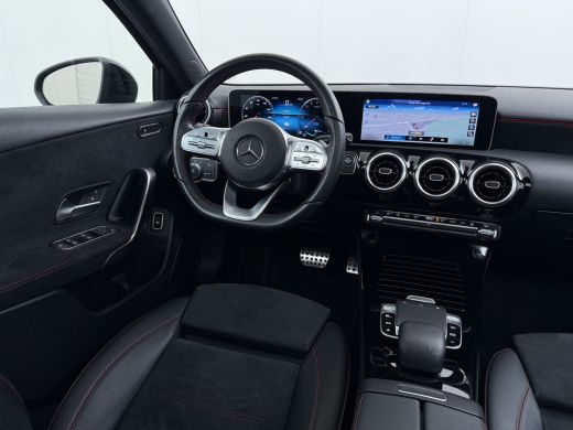 Mercedes-Benz A-Klasse 250e AMG // Panoramadak // Distronic // Carplay // 18" // Nightpakket // All Season Banden // Wid... ActivLease financial lease