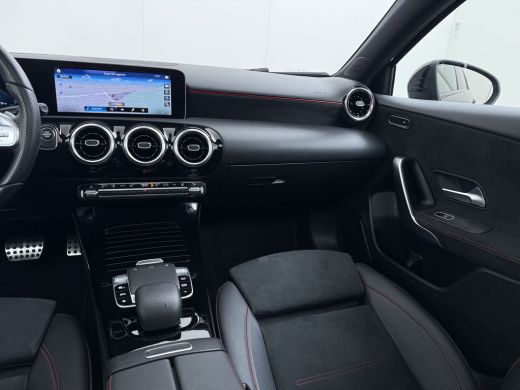 Mercedes-Benz A-Klasse 250e AMG // Panoramadak // Distronic // Carplay // 18" // Nightpakket // All Season Banden // Wid... ActivLease financial lease