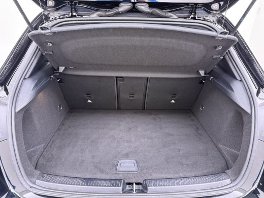 Mercedes-Benz A-Klasse 250e AMG // Panoramadak // Distronic // Carplay // 18" // Nightpakket // All Season Banden // Wid... ActivLease financial lease