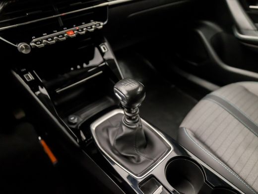 Peugeot 2008 1.2 PureTech Allure Sport (VIRTUAL COCKPIT, APPLE CARPLAY, GROOT NAVI, 360 CAMERA, LEDER, SPORTST... ActivLease financial lease