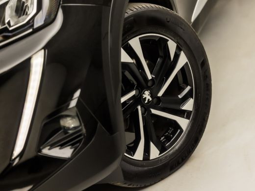 Peugeot 2008 1.2 PureTech Allure Sport (VIRTUAL COCKPIT, APPLE CARPLAY, GROOT NAVI, 360 CAMERA, LEDER, SPORTST... ActivLease financial lease