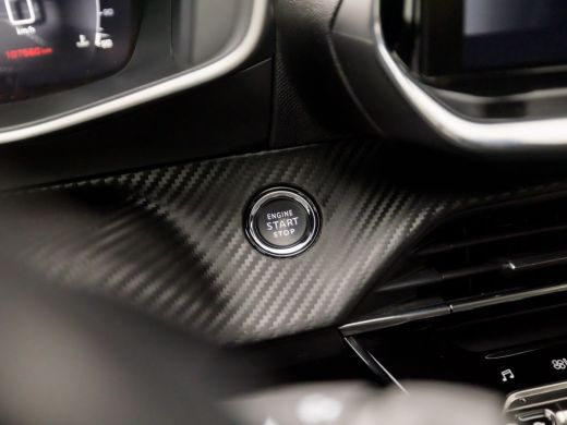 Peugeot 2008 1.2 PureTech Allure Sport (VIRTUAL COCKPIT, APPLE CARPLAY, GROOT NAVI, 360 CAMERA, LEDER, SPORTST... ActivLease financial lease