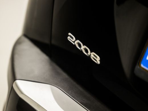 Peugeot 2008 1.2 PureTech Allure Sport (VIRTUAL COCKPIT, APPLE CARPLAY, GROOT NAVI, 360 CAMERA, LEDER, SPORTST... ActivLease financial lease