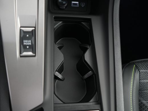 Peugeot 308 GT | Driver Sport Pack | Elektrische parkeerrem | Extra getinte achterste zijruiten en achterruit ActivLease financial lease