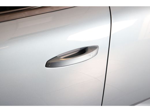 Peugeot 308 SW 1.2 Hybrid 145 e-DCS6 Allure | Achterbank in delen neerklapbaar | Achteropkomend verkeer waars... ActivLease financial lease