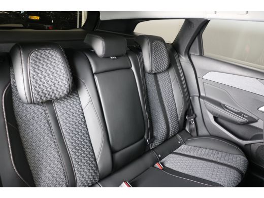 Peugeot 308 SW 1.2 Hybrid 145 e-DCS6 Allure | Achterbank in delen neerklapbaar | Achteropkomend verkeer waars... ActivLease financial lease