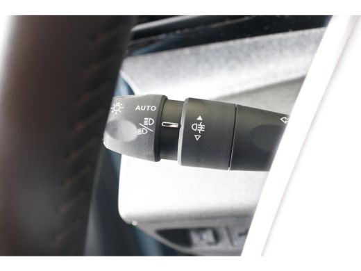 Peugeot 308 SW 1.2 Hybrid 145 e-DCS6 Allure | Achterbank in delen neerklapbaar | Achteropkomend verkeer waars... ActivLease financial lease