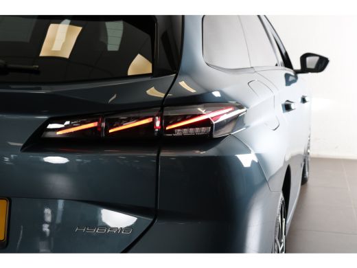 Peugeot 308 SW 1.2 Hybrid 145 e-DCS6 Allure | Achterbank in delen neerklapbaar | Achteropkomend verkeer waars... ActivLease financial lease