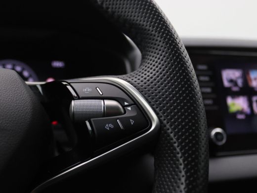 Skoda Karoq 1.5 TSI ACT Business Edition 150PK DSG Achteruitrijcamera, Navi via Apple Carplay/Android Auto, K... ActivLease financial lease