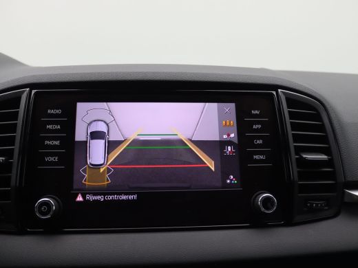 Skoda Karoq 1.5 TSI ACT Business Edition 150PK DSG Achteruitrijcamera, Navi via Apple Carplay/Android Auto, K... ActivLease financial lease