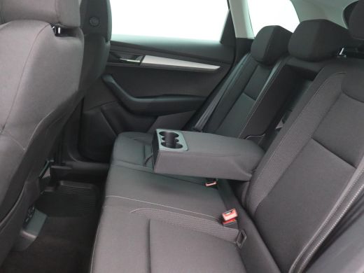 Skoda Karoq 1.5 TSI ACT Business Edition 150PK DSG Achteruitrijcamera, Navi via Apple Carplay/Android Auto, K... ActivLease financial lease