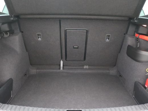 Skoda Karoq 1.5 TSI ACT Business Edition 150PK DSG Achteruitrijcamera, Navi via Apple Carplay/Android Auto, K... ActivLease financial lease