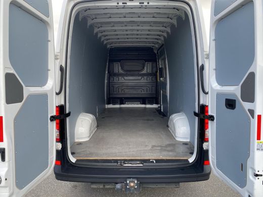 Volkswagen Crafter 35 2.0 TDI L4H3 | FWD | 140 pk | Trekhaak | Bijrijders Bank | PDC | ActivLease financial lease
