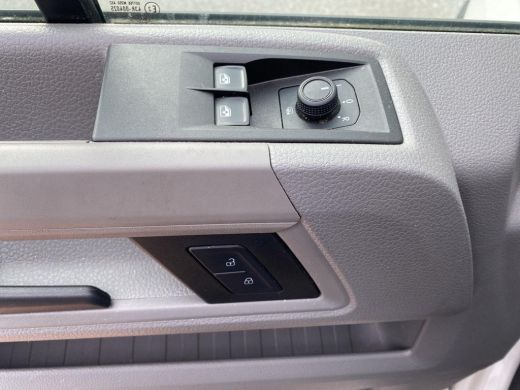 Volkswagen Crafter 35 2.0 TDI L4H3 | Trekhaak | Bijrijdersbank | Clima | 140Pk | Navi | Pdc | ActivLease financial lease