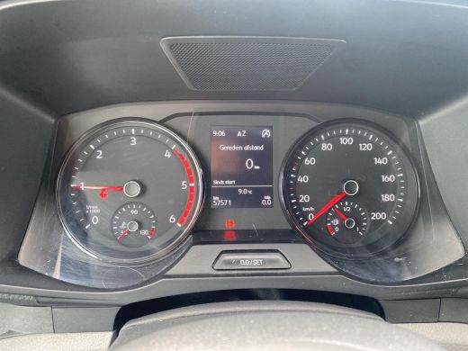 Volkswagen Crafter 35 2.0 TDI L4H3 | Trekhaak | Bijrijdersbank | Clima | 140Pk | Navi | Pdc | ActivLease financial lease