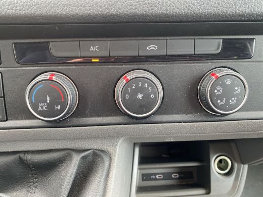 Volkswagen Crafter 35 2.0 TDI L4H3 | 140Pk | Trekhaak  Bijrijdersbank | Navi | Betimmering | PDC | ActivLease financial lease