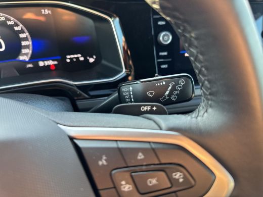 Volkswagen Polo 1.0 TSI R-Line | 95 pk | IQ Light | A-Camera | Automaat | App Connect | Lane Assist | ActivLease financial lease