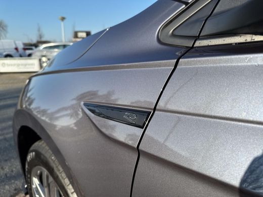 Volkswagen Polo 1.0 TSI R-Line | 95 pk | IQ Light | A-Camera | Automaat | App Connect | Lane Assist | ActivLease financial lease