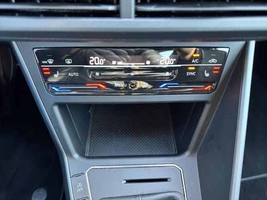 Volkswagen Polo 1.0 TSI R-Line | 95 pk | IQ Light | A-Camera | Automaat | App Connect | Lane Assist | ActivLease financial lease