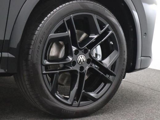 Volkswagen Tiguan 1.5 eHybrid R-Line Edition 272PK DSG Pano-Schuifdak, Black Style, Trekhaak, 20" LM Velgen, Head-U... ActivLease financial lease