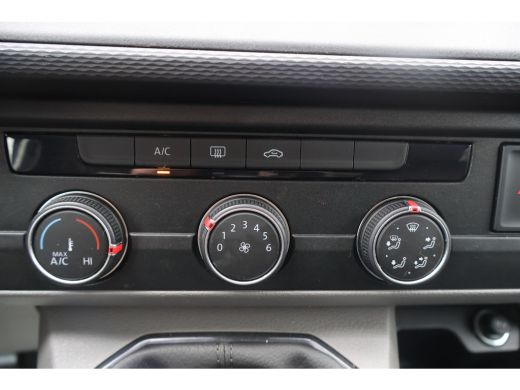 Volkswagen Transporter 2.0 TDI L2 H1 DC Airco Leer Glaslook ActivLease financial lease