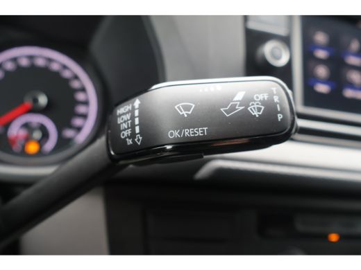 Volkswagen Transporter 2.0 TDI L2 H1 DC Airco Leer Glaslook ActivLease financial lease