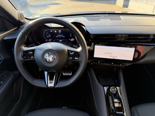 Alfa Romeo Junior 1.2 Turbo Hybrid Ibrida Sport Speciale (Elektrische Klep - LED - Keyless Entry - Parkeersensoren ... ActivLease financial lease