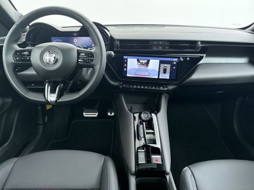 Alfa Romeo Junior Ibrida Speciale | "Spiga" Stoffen/ecoleder bekleding met rode accenten - 6-voudig verstelbare bes... ActivLease financial lease