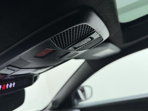 Alfa Romeo Junior Ibrida Speciale | "Spiga" Stoffen/ecoleder bekleding met rode accenten - 6-voudig verstelbare bes... ActivLease financial lease