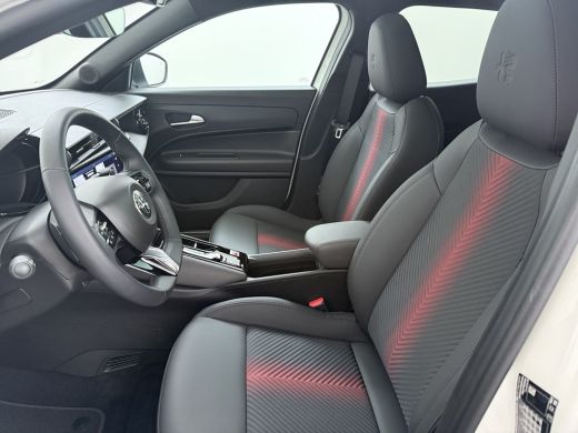 Alfa Romeo Junior Ibrida Speciale | "Spiga" Stoffen/ecoleder bekleding met rode accenten - 6-voudig verstelbare bes... ActivLease financial lease